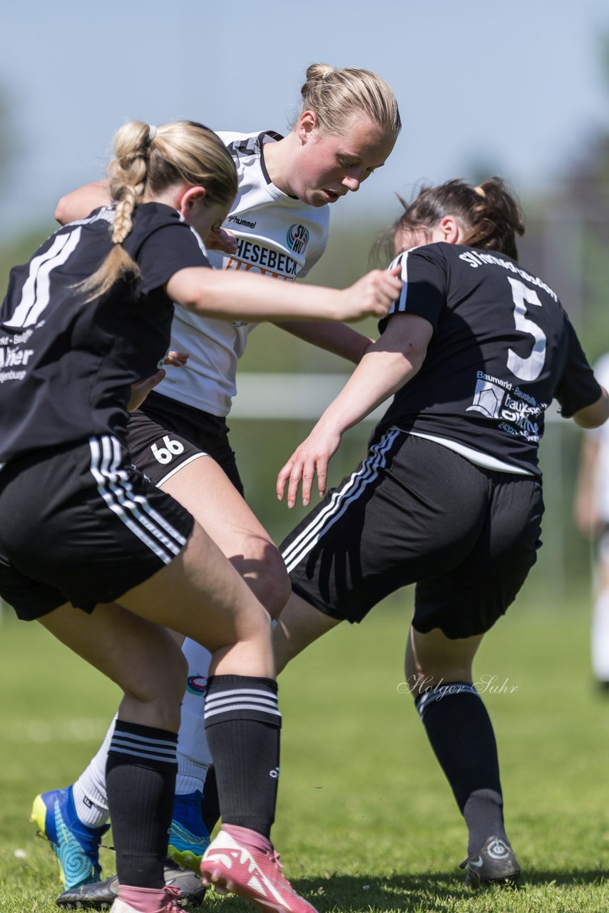 Bild 216 - F SV Henstedt Ulzburg - SV Fortuna Boesdorf : Ergebnis: 3:1